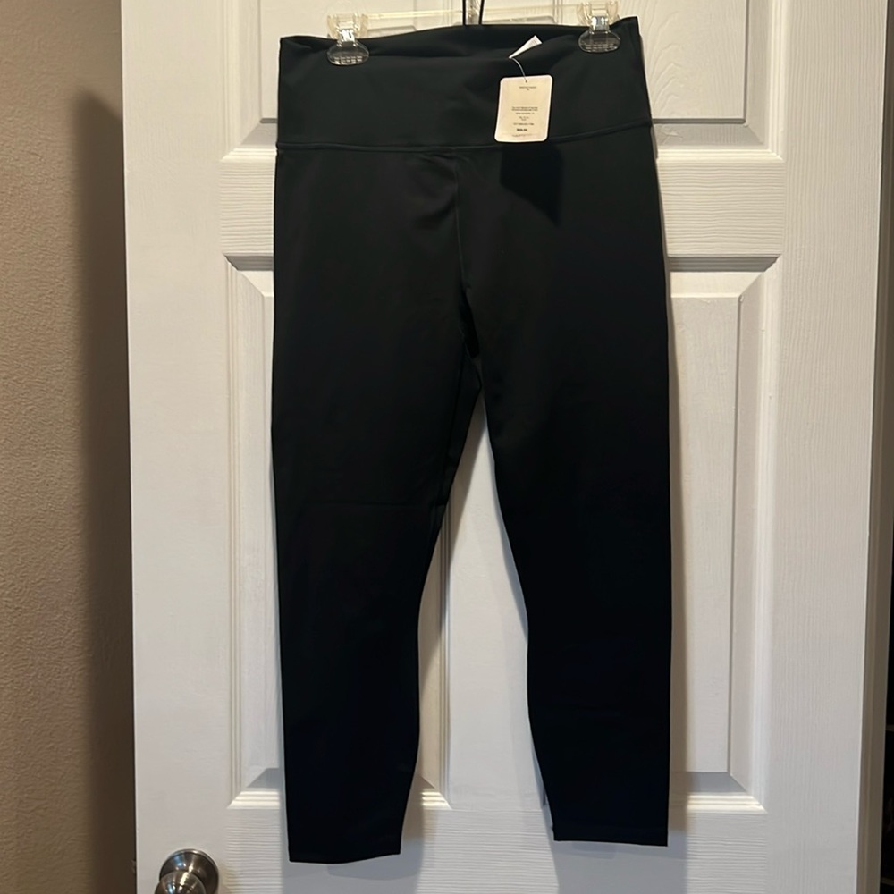 NWT. Fabletics Powerhold Leggings. SIZE XL